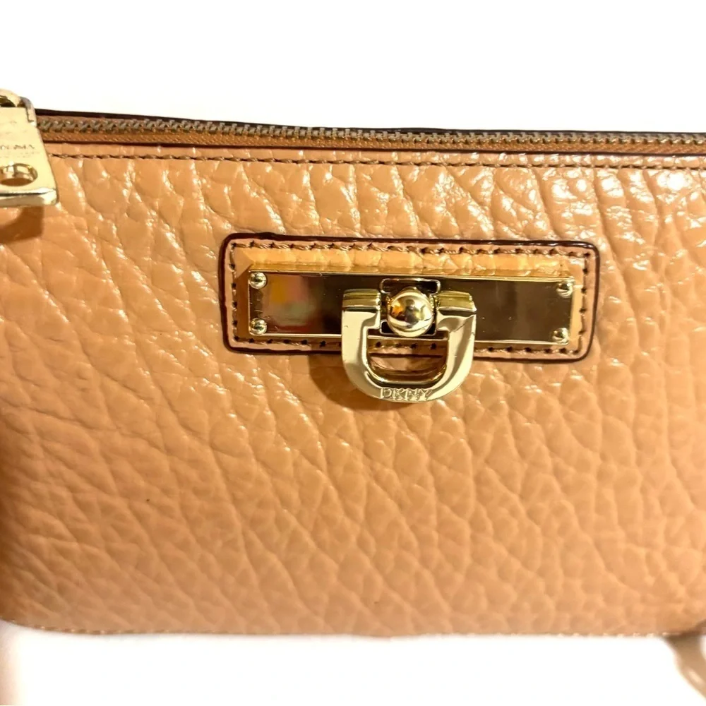 DKnyElegant Tan Leather Chain Strap shoulder Bag